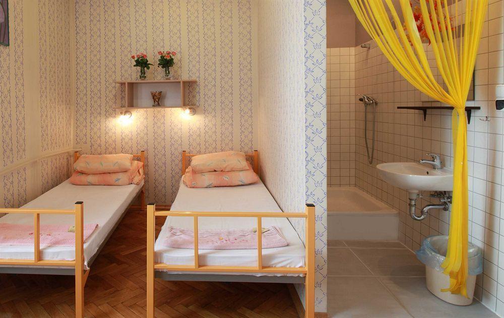 City Hostel Краков Экстерьер фото