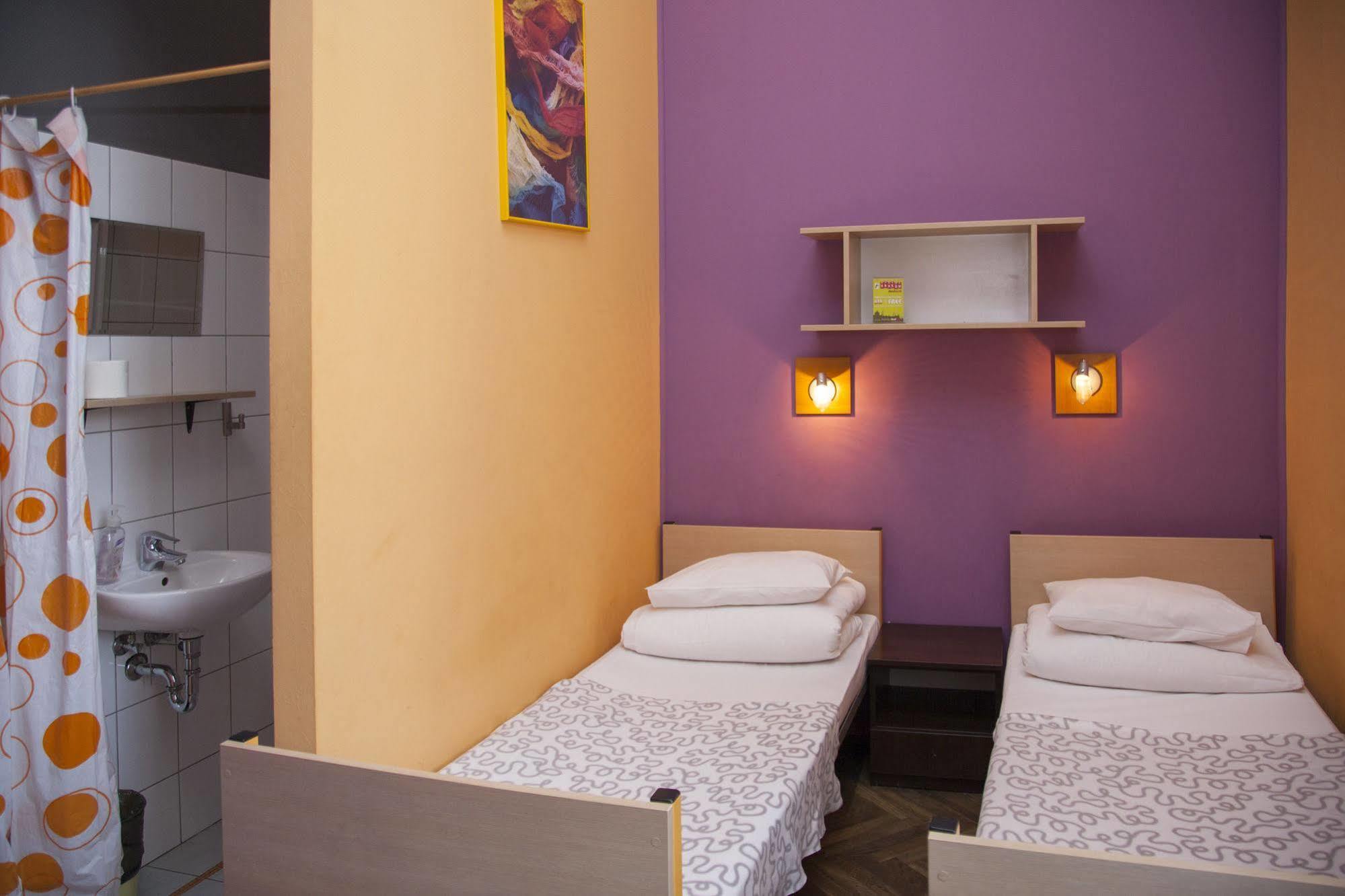 City Hostel Краков Экстерьер фото